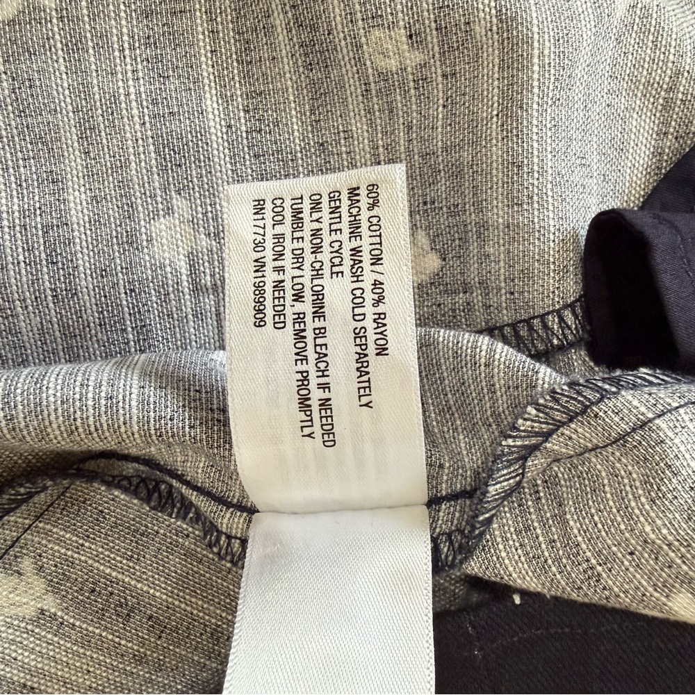 Universal Thread Size Small Women's Button-Front … - image 9